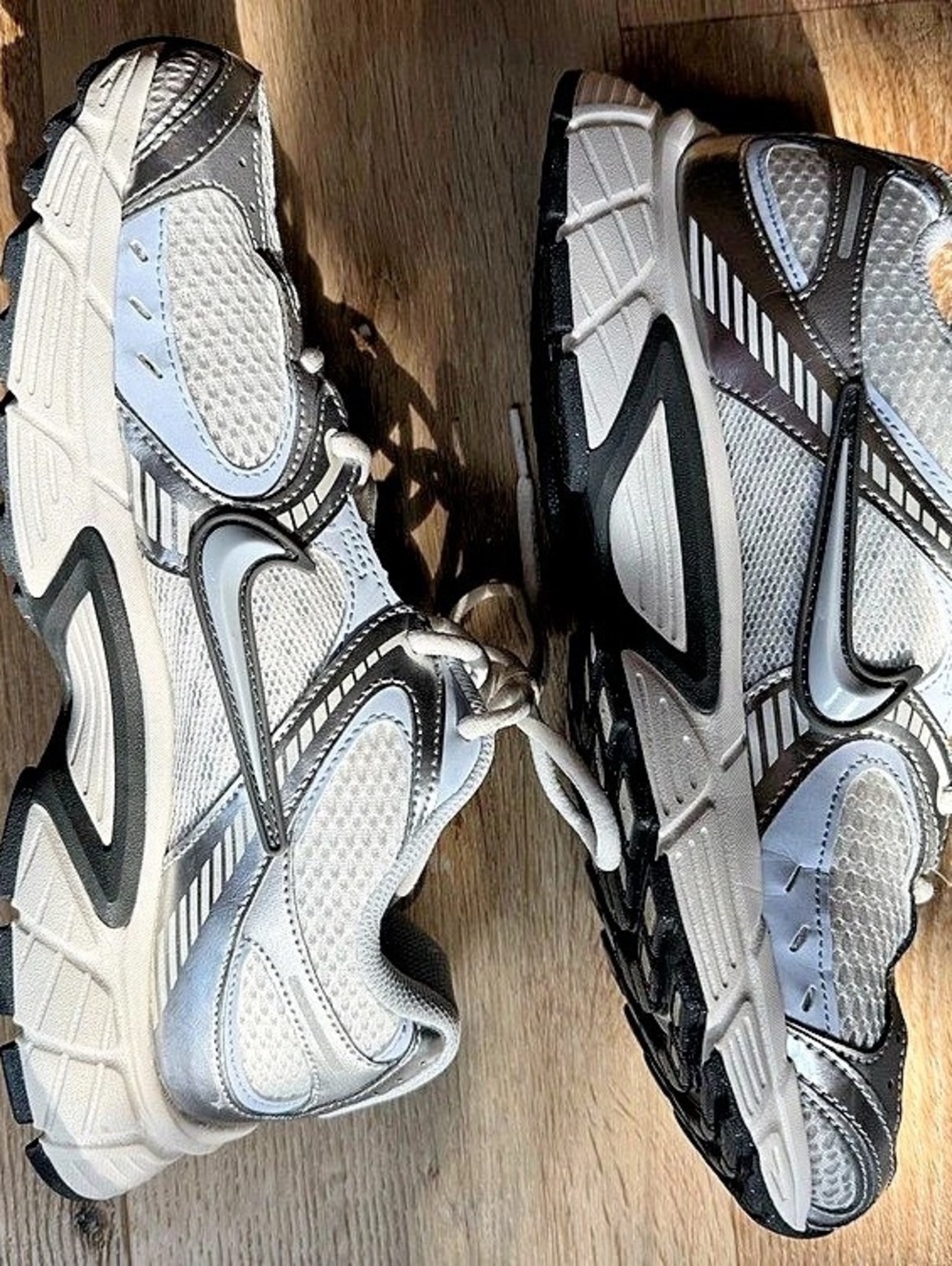 Nike V5 RNR - Picture 3 of 6